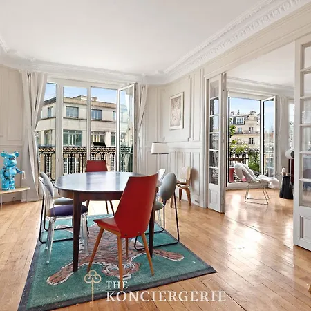Apartment Haussmannian 3bdr With Balcony Paris