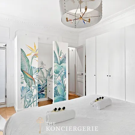 Apartment Haussmannian 3bdr With Balcony *