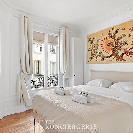 Apartment Haussmannian 3bdr With Balcony