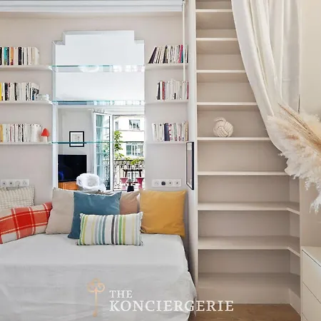 Apartment Haussmannian 3bdr With Balcony *